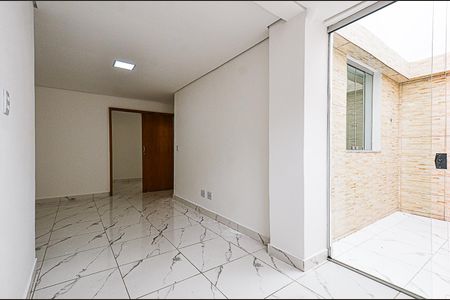 Sala Ambientes de casa para alugar com 2 quartos, 70m² em Boa Vista, Belo Horizonte