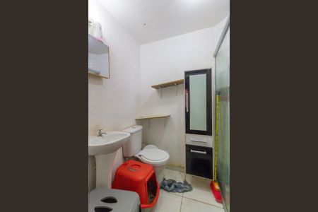 Banheiro de apartamento à venda com 2 quartos, 55m² em Bandeiras, Osasco