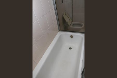 Apartamento para alugar com 82m², 2 quartos e sem vagaBanheiro