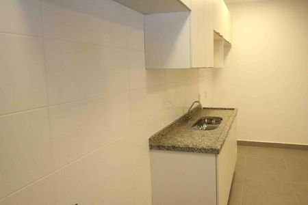 Sala/Cozinha de apartamento para alugar com 1 quarto, 30m² em Vila Paulo Silas, São Paulo