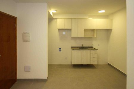 Sala de apartamento para alugar com 1 quarto, 30m² em Vila Paulo Silas, São Paulo