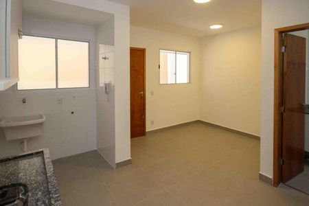 Cozinha de apartamento para alugar com 1 quarto, 30m² em Vila Paulo Silas, São Paulo