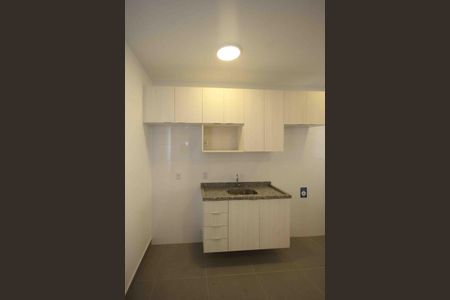 Sala/Cozinha de apartamento para alugar com 1 quarto, 30m² em Vila Paulo Silas, São Paulo