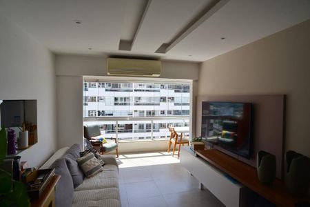 Sala de apartamento para alugar com 1 quarto, 71m² em Barra da Tijuca, Rio de Janeiro