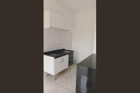 Cozinha de apartamento para alugar com 1 quarto, 40m² em Vila Mangalot, São Paulo