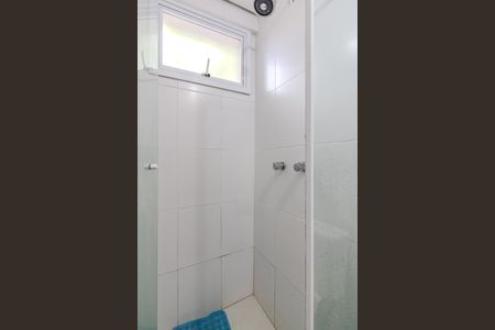 Banheiro de apartamento à venda com 1 quarto, 82m² em Santo Antônio, Porto Alegre