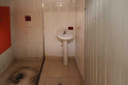 Banheiro de casa para alugar com 1 quarto, 90m² em Vila California, São Paulo