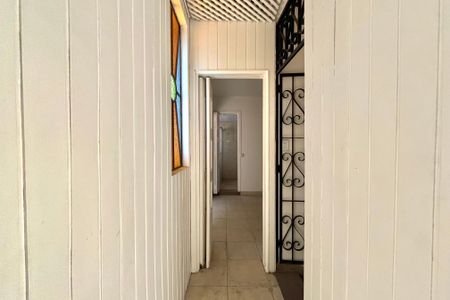 Corredor de casa para alugar com 3 quartos, 136m² em Vila da Saúde, São Paulo