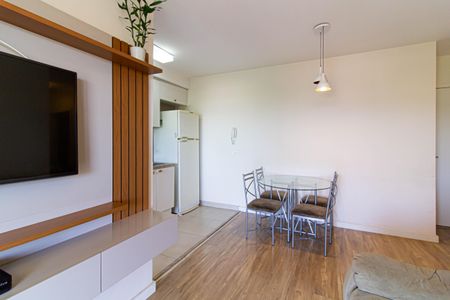 Sala de apartamento para alugar com 2 quartos, 65m² em Vila Anastácio, São Paulo