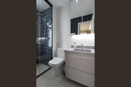 Banheiro da Suíte de apartamento para alugar com 1 quarto, 40m² em Itaim Bibi, São Paulo