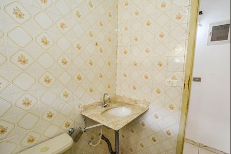 Banheiro de casa à venda com 1 quarto, 109m² em Vila Eldizia, Santo André