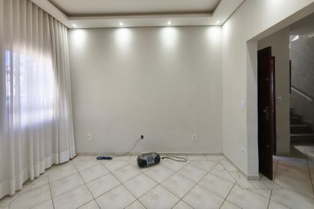 Sala de Estar de casa para alugar com 4 quartos, 217m² em Jardim Icaraí, Campinas