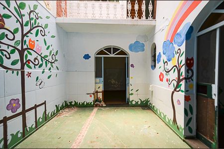 Área externa de casa para alugar com 5 quartos, 270m² em São Pedro, Belo Horizonte