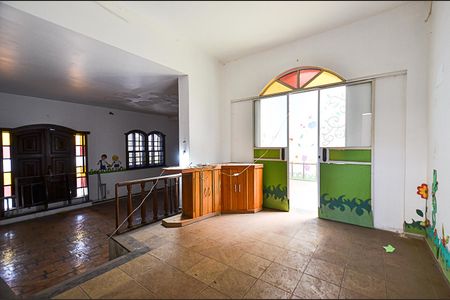 Sala 2 de casa para alugar com 5 quartos, 270m² em São Pedro, Belo Horizonte