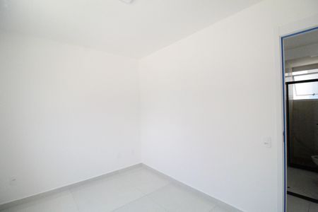 Quarto 1 de apartamento para alugar com 2 quartos, 83m² em Taquara, Rio de Janeiro