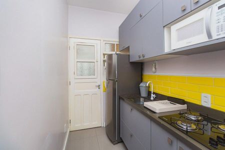 Cozinha de apartamento para alugar com 1 quarto, 60m² em Auxiliadora, Porto Alegre