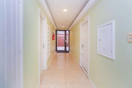 Hall de apartamento para alugar com 1 quarto, 60m² em Auxiliadora, Porto Alegre