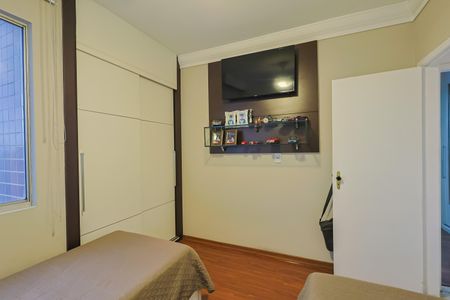Apartamento à venda com 97m², 3 quartos e 1 vagaQuarto 2