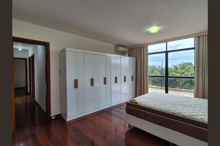 Apartamento para alugar com 350m², 4 quartos e 2 vagas Apartamento para alugar com 350m², 4 quartos e 2 vagasSuíte 2