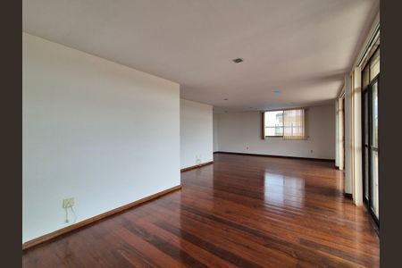 Apartamento para alugar com 350m², 4 quartos e 2 vagas Apartamento para alugar com 350m², 4 quartos e 2 vagasSala