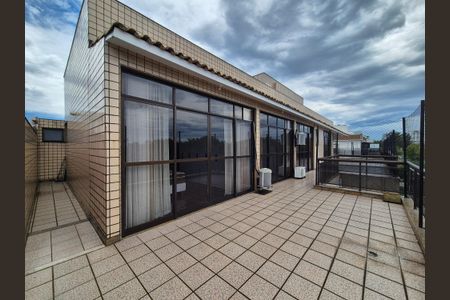 Apartamento para alugar com 350m², 4 quartos e 2 vagas Apartamento para alugar com 350m², 4 quartos e 2 vagasÁrea externa