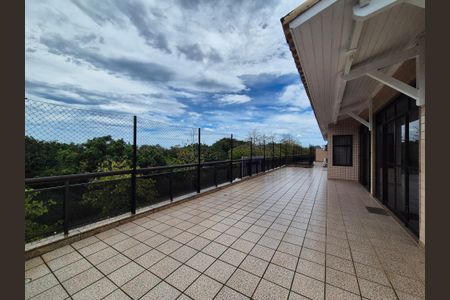 Apartamento para alugar com 350m², 4 quartos e 2 vagas Apartamento para alugar com 350m², 4 quartos e 2 vagasÁrea externa