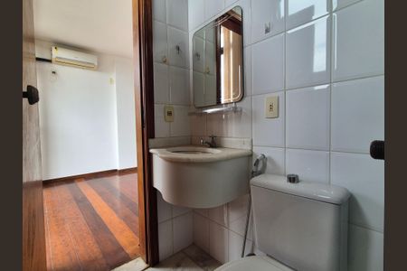 Apartamento para alugar com 350m², 4 quartos e 2 vagas Apartamento para alugar com 350m², 4 quartos e 2 vagasBanheiro suite 1