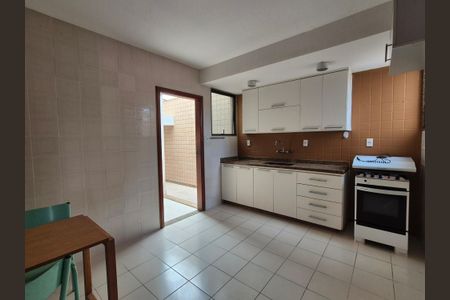 Apartamento para alugar com 350m², 4 quartos e 2 vagas Apartamento para alugar com 350m², 4 quartos e 2 vagasCozinha