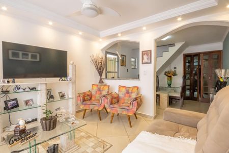 Sala de casa para alugar com 2 quartos, 180m² em Veloso, Osasco