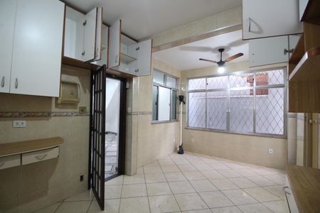 Casa para alugar com 400m², 5 quartos e 2 vagasCozinha