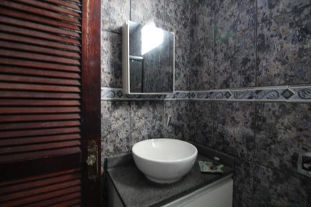 Casa para alugar com 400m², 5 quartos e 2 vagasBanheiro Social 1