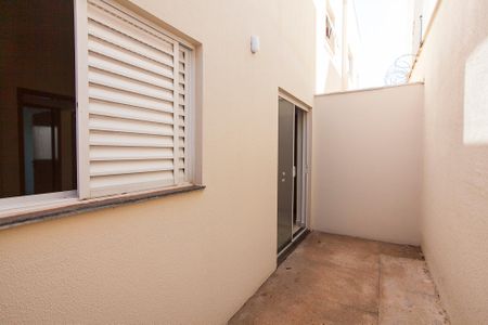 Varanda de apartamento para alugar com 2 quartos, 50m² em Jardim Inconfidência, Uberlândia