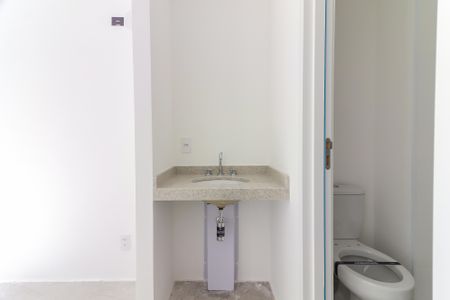 Banheiro de kitnet/studio à venda com 1 quarto, 20m² em Butantã, São Paulo