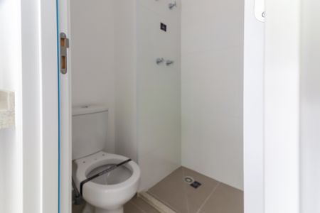 Banheiro de kitnet/studio à venda com 1 quarto, 20m² em Butantã, São Paulo