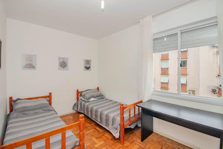 Quarto 1 de apartamento para alugar com 2 quartos, 50m² em São Sebastião, Porto Alegre