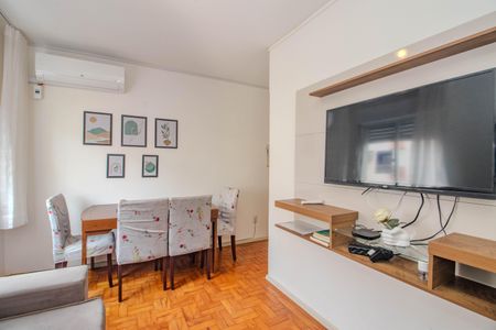 Sala de apartamento para alugar com 2 quartos, 50m² em São Sebastião, Porto Alegre