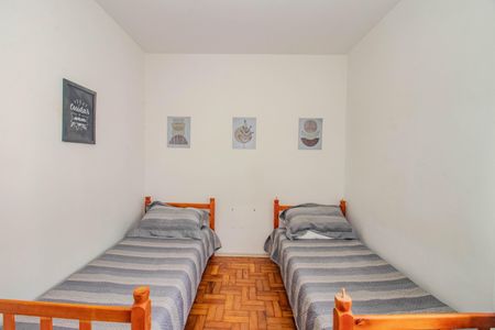 Quarto 1 de apartamento para alugar com 2 quartos, 50m² em São Sebastião, Porto Alegre