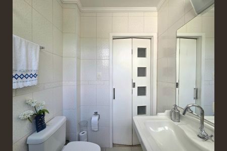 Apartamento à venda com 80m², 2 quartos e 1 vaga Apartamento à venda com 80m², 2 quartos e 1 vagaBanheiro Social