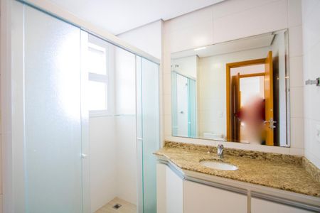 Apartamento à venda com 67m², 2 quartos e 2 vagas Apartamento à venda com 67m², 2 quartos e 2 vagasBanheiro do quarto 1