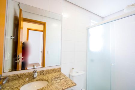 Apartamento à venda com 67m², 2 quartos e 2 vagas Apartamento à venda com 67m², 2 quartos e 2 vagasBanheiro social