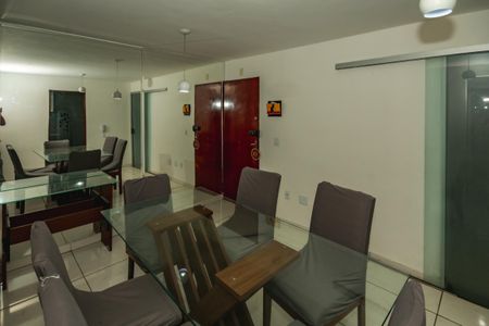 Apartamento para alugar com 66m², 2 quartos e 1 vagaSala