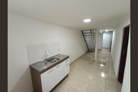 Sala/Cozinha de kitnet/studio para alugar com 1 quarto, 41m² em Parque Imperial, São Paulo