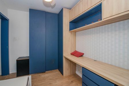 Quarto 1 de apartamento para alugar com 2 quartos, 50m² em São Sebastião, Porto Alegre