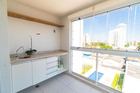 Sacada da Sala de apartamento para alugar com 2 quartos, 65m² em Vila Alexandria, São Paulo