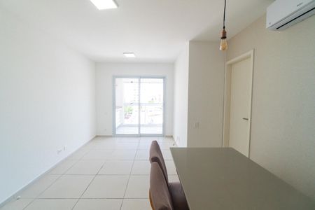 Sala de apartamento para alugar com 2 quartos, 65m² em Vila Alexandria, São Paulo