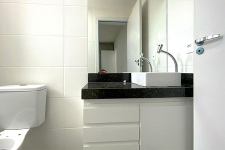 Apartamento para alugar com 55m², 2 quartos e 2 vagas Apartamento para alugar com 55m², 2 quartos e 2 vagasBanheiro da Suíte 1