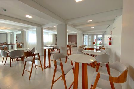 Apartamento para alugar com 55m², 2 quartos e 2 vagas Apartamento para alugar com 55m², 2 quartos e 2 vagasÁrea comum - Salão de festas