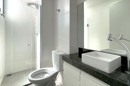 Apartamento para alugar com 55m², 2 quartos e 2 vagas Apartamento para alugar com 55m², 2 quartos e 2 vagasBanheiro