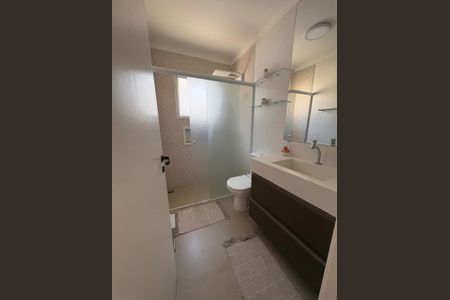 Banheiro de casa de condomínio à venda com 4 quartos, 200m² em Medeiros, Jundiaí