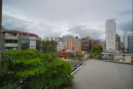Varanda - Vista de apartamento para alugar com 4 quartos, 155m² em Petrópolis, Porto Alegre